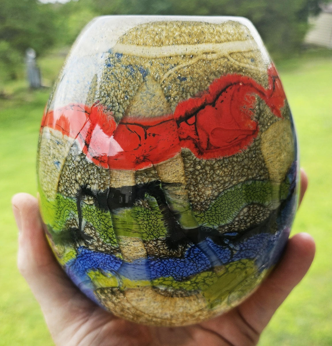 Primary Reactive Vase